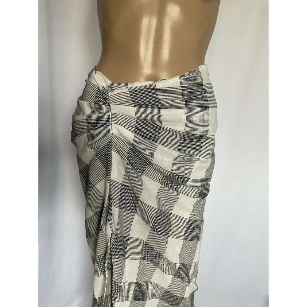 Forever 21 Womens  Plaid Médium A-line‎ Maxi Skirt Grey White